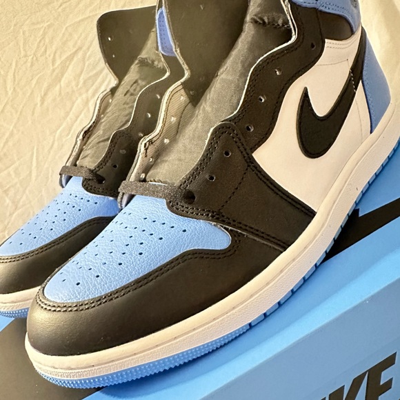 *BRAND NEW* AIR JORDAN RETRO HIGHT TOP OG DZ5485 400 - Picture 8 of 16